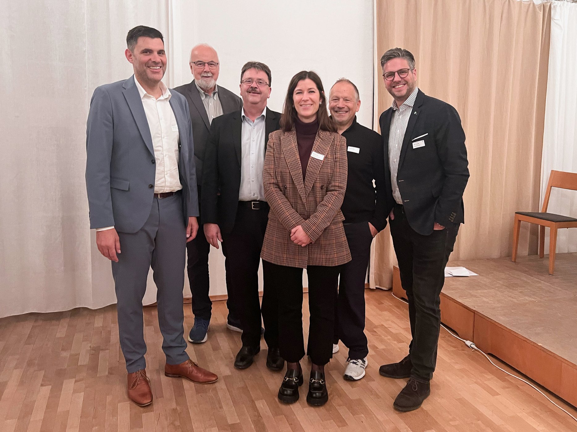 v.l.n.r. Bruno Eisenhut (IHK SG-Appenzell), Markus Probst (AGV Sarganserland-W), Daniel Büchel (Präsident AGV Rorschach), Michèle Jäger (Präsidentin wrw), Rüdiger Böhm (Experte Motivation&Veränderung), Marc Flückiger (Kantonsrat, Vizep. GVW)