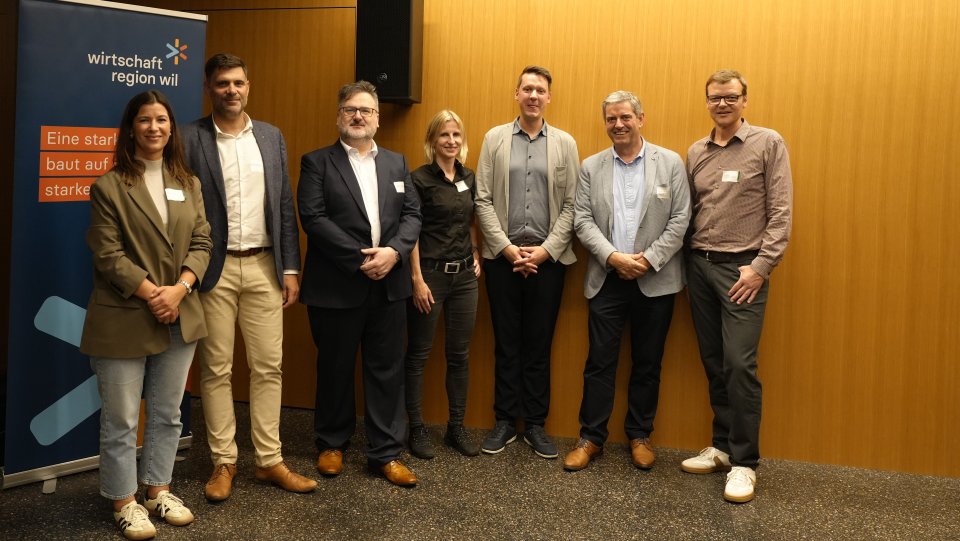 v.l.n.r: Michèle Jäger (wrw), Bruno Eisenhut (IHK), Prof. Dr. Siegfried Handschuh (Referent), Karin von Rotz (wrw), David Buchmann (Referent), Peter Breitenmoser (wrw), Urs Sidler (Referent)